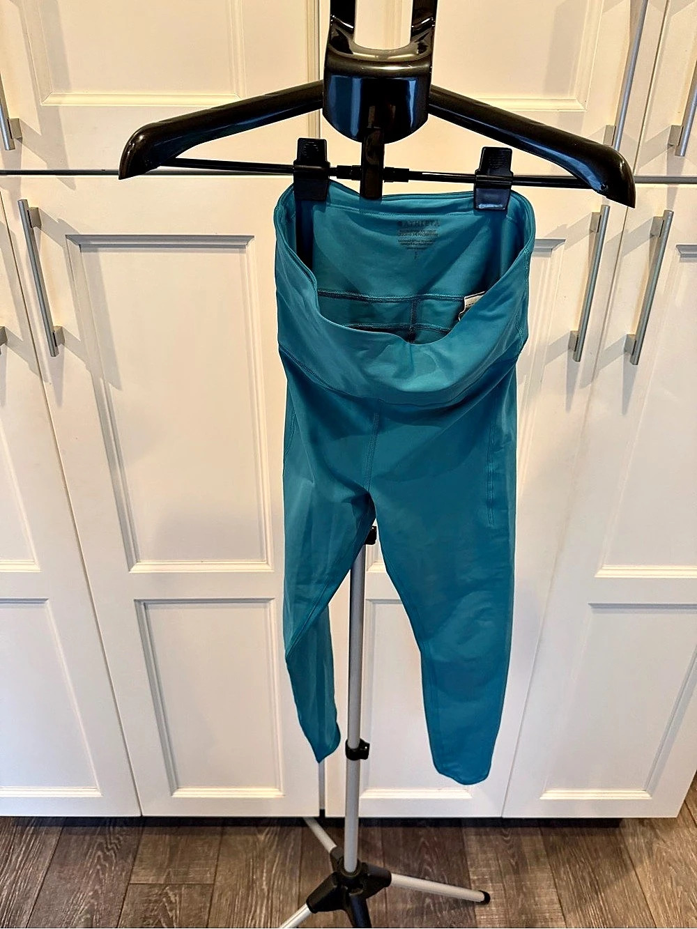 Athleta Pacesetter 7/8 Tight Blue Athletic Leggings Small
